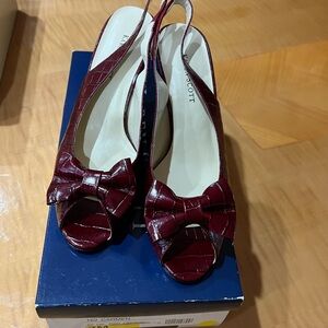 Karen Scott Burgundy Slingback Heels with Bow